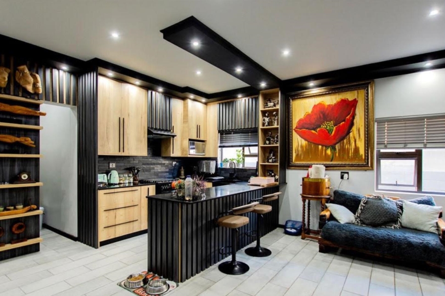 7 Bedroom Property for Sale in Myburgh Park Western Cape